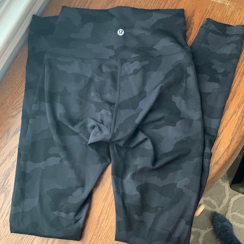 Lulu lemon wonder train 28” camo print leggings